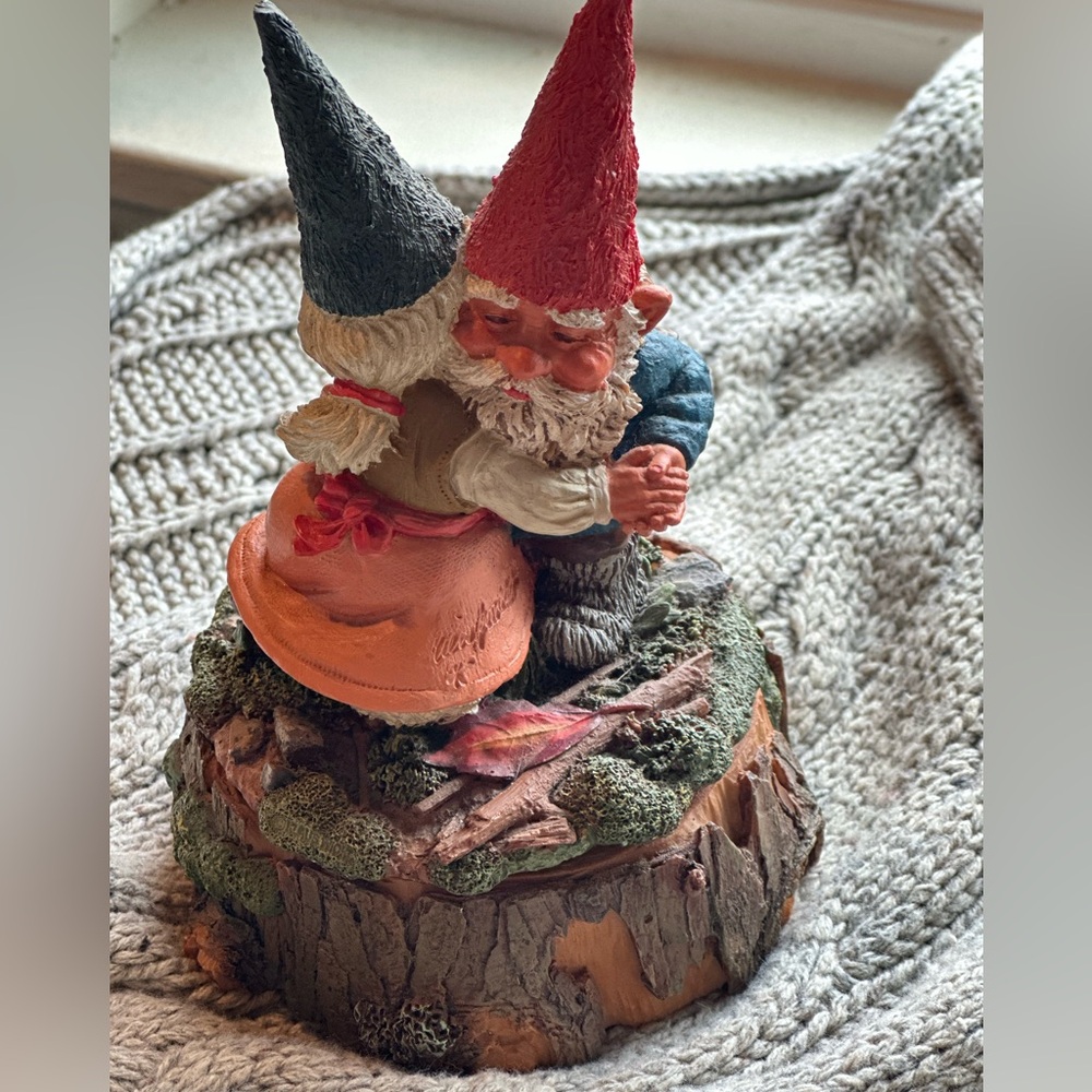 Enesco | Trudy and Frederick Gnome Musicbox
